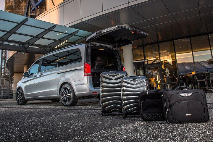 From Hotel to Istanbul Airport Private Transfer