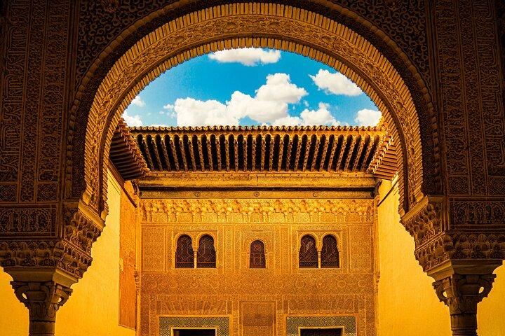 Alhambra- und Nasridenpalasttour ohne Anstehen in Granada