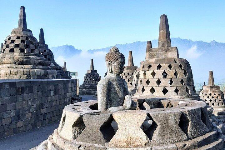 ジョグジャカルタ・ボロブドゥール寺院とプランバナンプライベートツアー