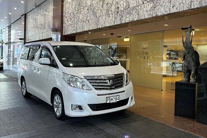 Premium Transfer From Auckland Airport To Omaha And Snells Beach