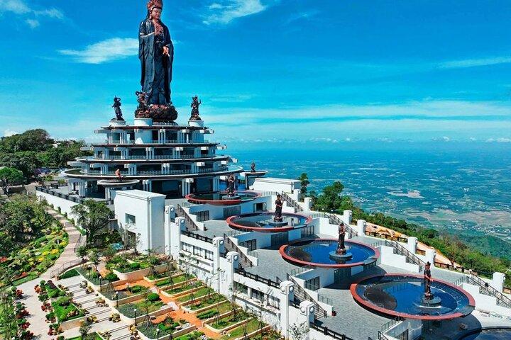 Tagestour | Tay Ninh Tour: Ba Den Mountain, Cao Dai Heiliger Stuhl