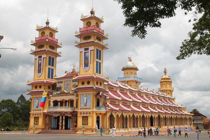 Tagestour | Tay Ninh Tour: Ba Den Mountain, Cao Dai Heiliger Stuhl
