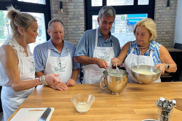 Hungarian Langos Making Class: A comida de rua número um na Hungria