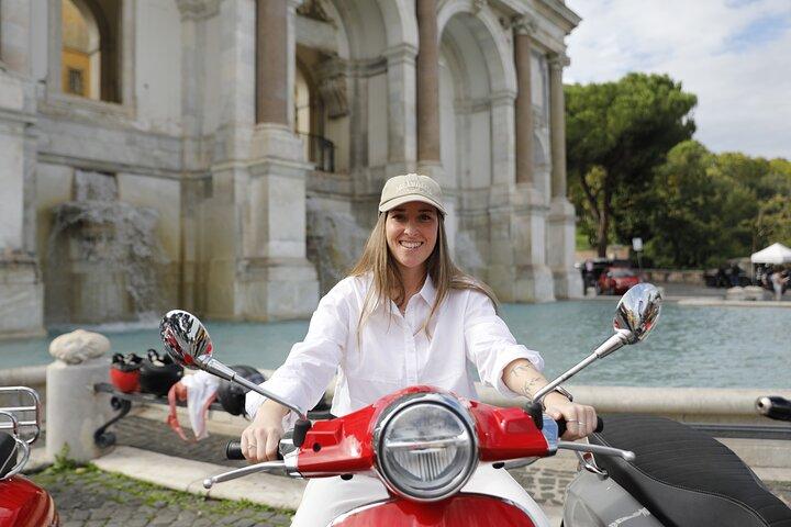 Explore Rome on a Vespa with a Professional Photographer