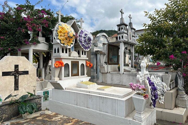 Tour del cimitero ispirato alla Giornata dei morti a Puerto Vallarta