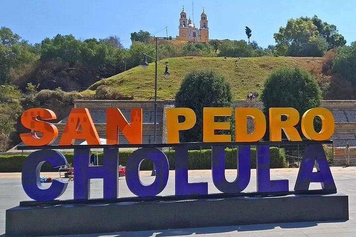 メキシコシティ発プエブラ、チョルラ、トナンツィントラ ツアー