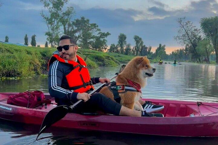 Solopgang i Xochimilco på KAYAK