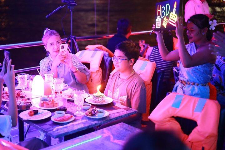 Cena buffet de lujo con crucero por la orilla del río desde Bangkok
