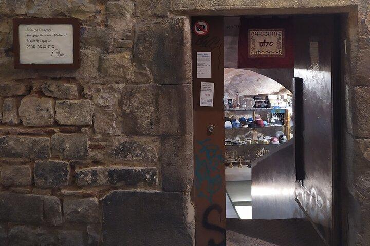 Barcellona senza tempo: rovine romane, quartiere gotico, ebraico e nato