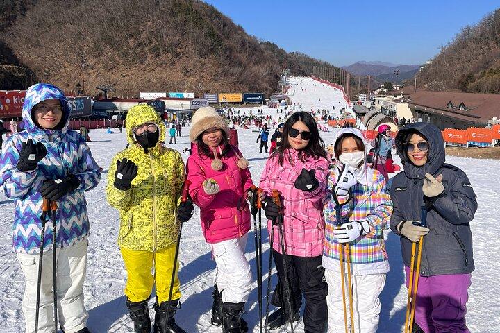 Desde Seúl: Elysian Gangchon Snow Adventure: Tour diario de esquí