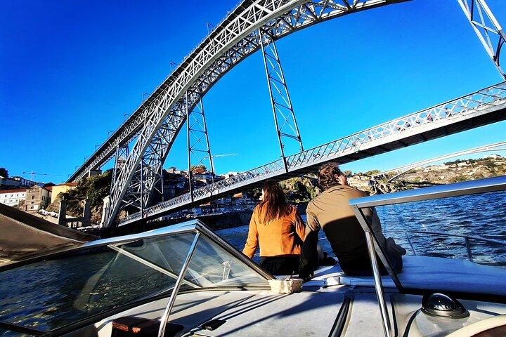 Excursion en bateau à Porto – 6 ponts, Ribeira et estuaire – Coucher de soleil Option