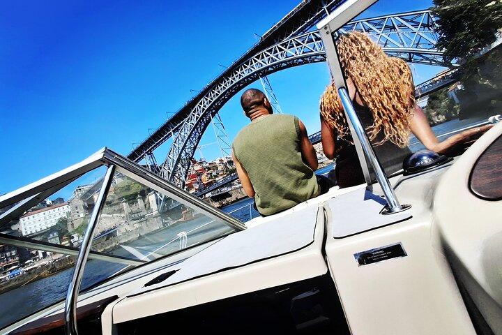Excursion en bateau à Porto – 6 ponts, Ribeira et estuaire – Coucher de soleil Option