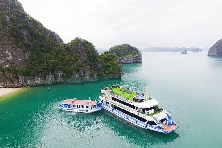 Top-Rated 5-Star Ha Long Bay Day Tour: La Casta Cruise from Hanoi