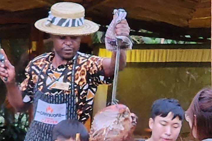 Mittagessen im Carnivore Restaurant in Nairobi
