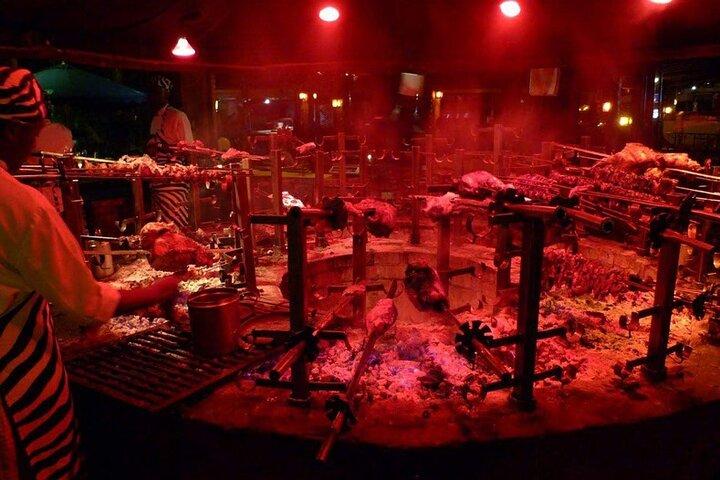 Mittagessen im Carnivore Restaurant in Nairobi