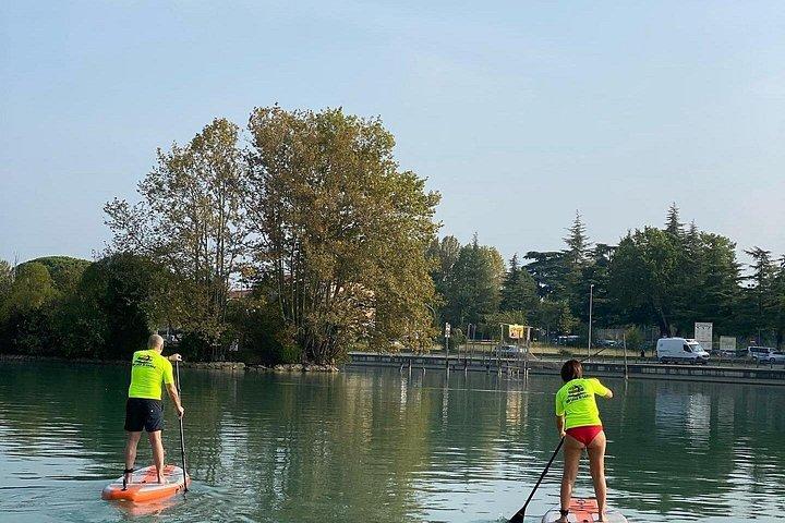 ペスキエーラ デル ガルダ ガルダ湖でのツアー付きSUP体験