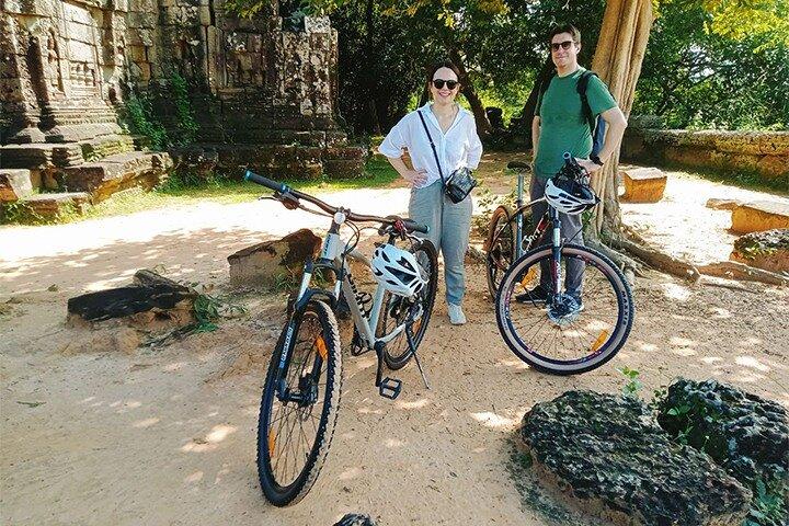 Angkor Wat & Bayon: the Smiling Temple by Angkor Cycling Tour