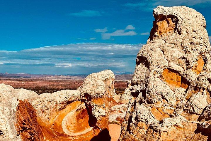 White Pocket Off-Road & Guided Hike Adventure (Small Group)