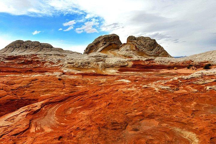 White Pocket Off-Road & Guided Hike Adventure (Small Group)