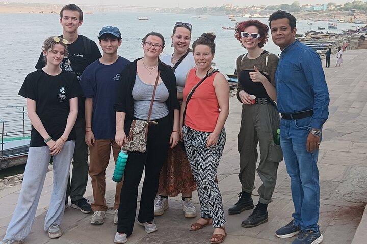 Visite à pied cachée de Varanasi : Ghats, crémations et vie locale