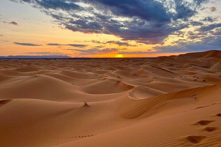Campamento de luxo no deserto de Merzouga com Camel Ride Car 4WD