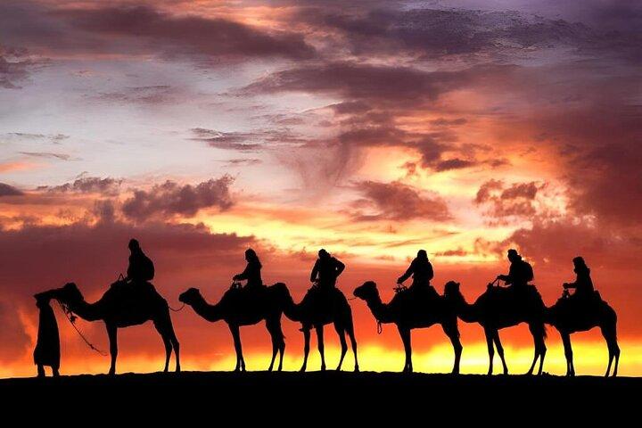 Campamento de luxo no deserto de Merzouga com Camel Ride Car 4WD