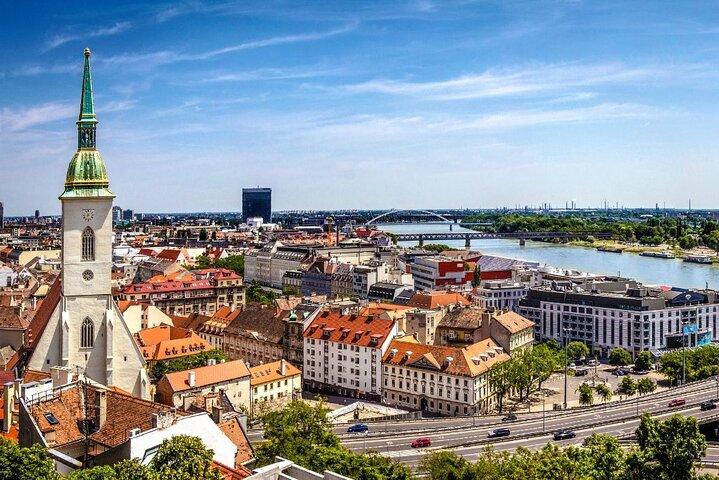 Tour privato a Bratislava e Castello di Devin da Vienna