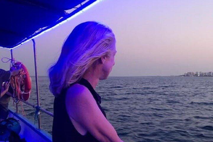 Larnaca Sunset Cruises em navio Explorer N
