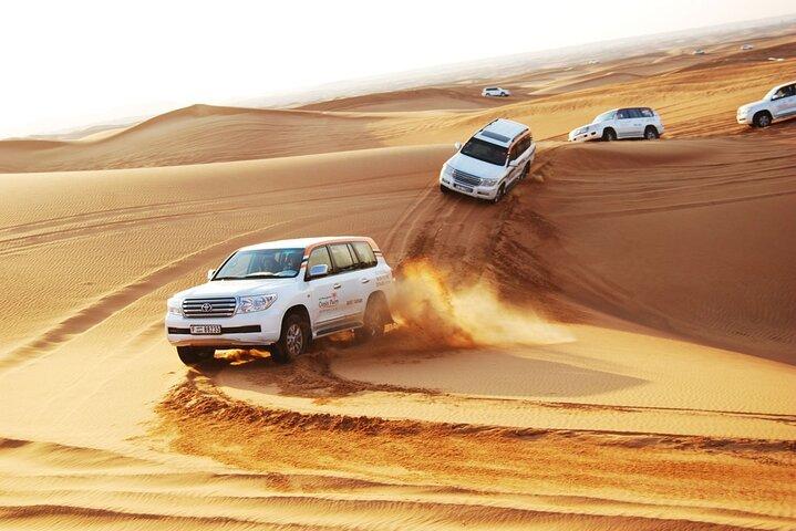 Safari dans le désert Dubaï - Dune Bash, promenade à dos de chameau, spectacles et dîner barbecue