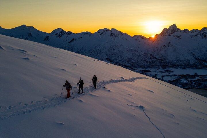 Islas Lofoten: Tour guiado con raquetas de nieve - Versión cuesta arriba