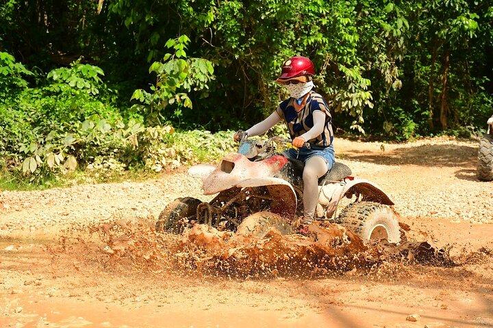 カンクン ベスト ATV ツアー、ジップラインとセノーテ スイム、ランチ付き