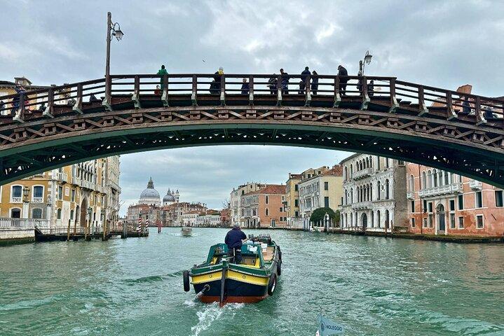 Venedig privata Canal Grande höjdpunkter och Rialtobron båttur