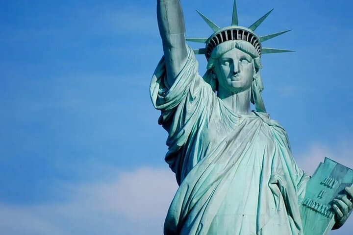App Guided Statue of Liberty and Wall Street Highlights Tour