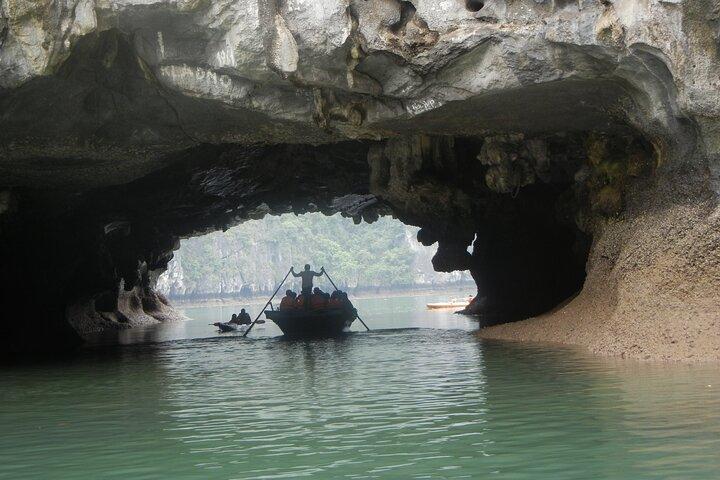 Privat heldagstur till Halong Bay från Hanoi