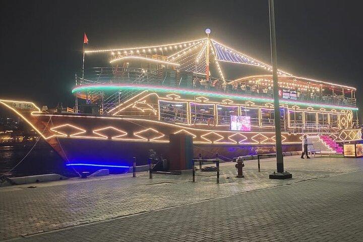 Jantar de cruzeiro Dhow em Deira Creek (4 Estrelas Cruzeiro)
