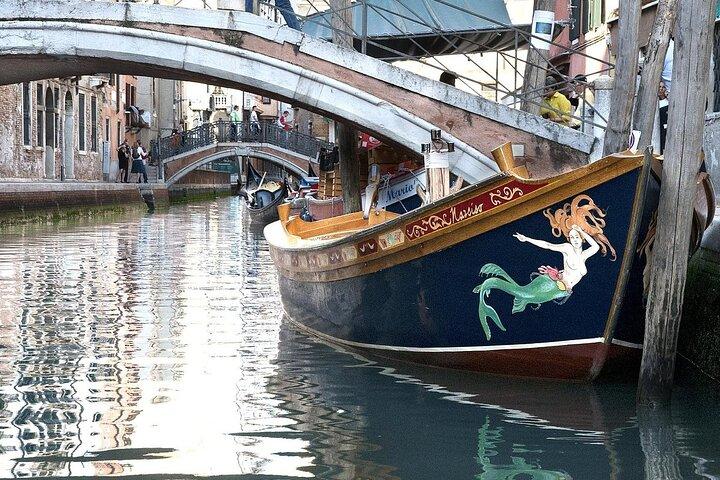 Venice : Magic at Sunset by Vintage Boat (Small Group)