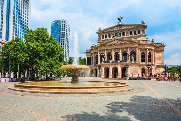 Prague à Francfort - Transfert privé avec 2 heures de visite