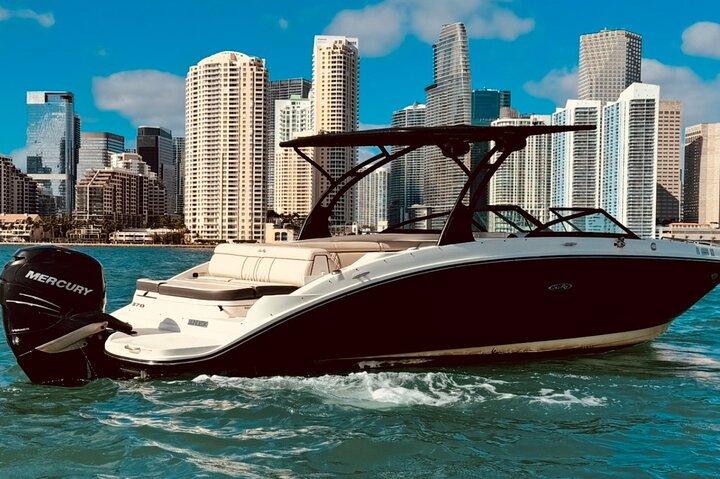 Miami Privat Bådudlejning med Champagne, Sandbars & Floating Mat