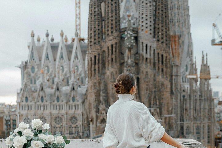 Ikonische Eleganz bei Sagrada Familia Photoshooting