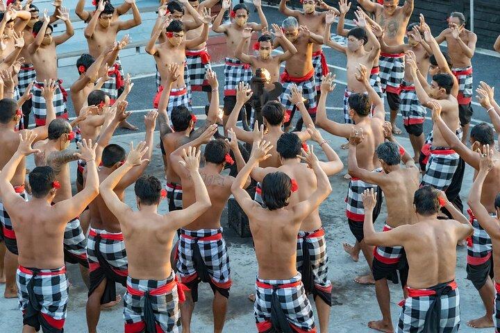 Bali Parasailing, Jet Ski en Uluwatu Tour met Kecak Dance Show