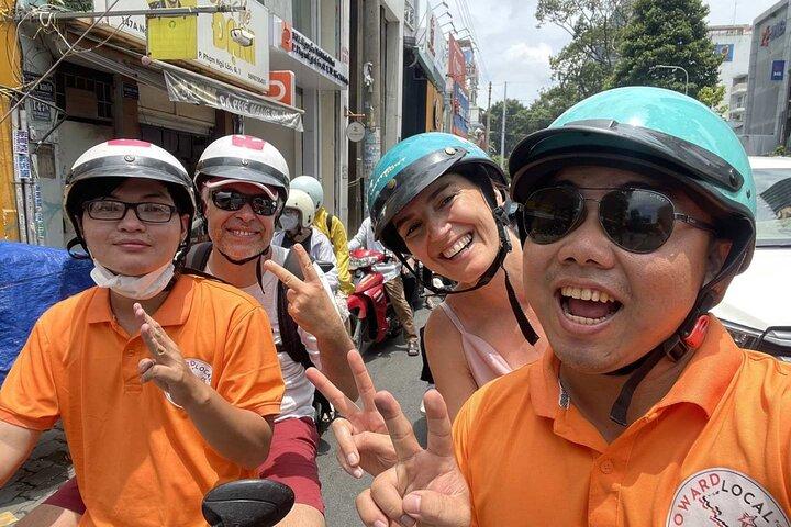 Saigon Motorbike Street Food & Tour : Chinatown Flower Market