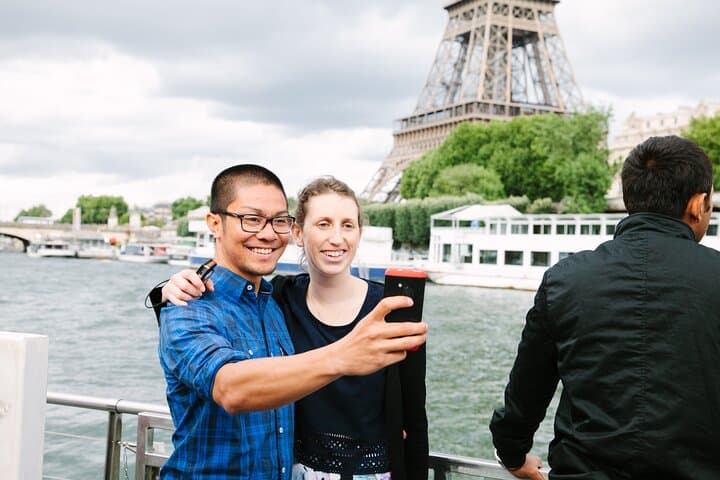 Paris Combo: Highlights Bike Tour & Seine Cruise Experience