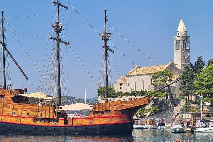 Elaphiti Islands On The Luxury Pirate Shipカラカ・ドゥブロヴニク