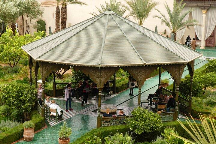 Marrakech : Madrasa Ben Youssef、Secret Garden & Souks