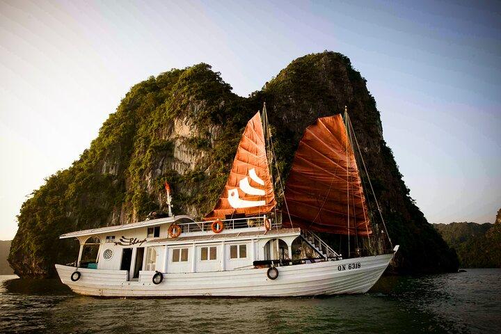Private Mehrtagestour Halong Bay mit Ba Ham Tien Ong Kreuzfahrt