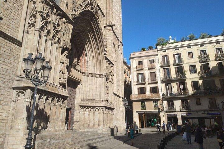 Private Gaudí Tour mit City Highlights. Barcelona im Überblick: