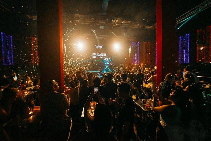 Makati: Music Clubs, Rooftops, and Go Go Bars Nightlife Tour