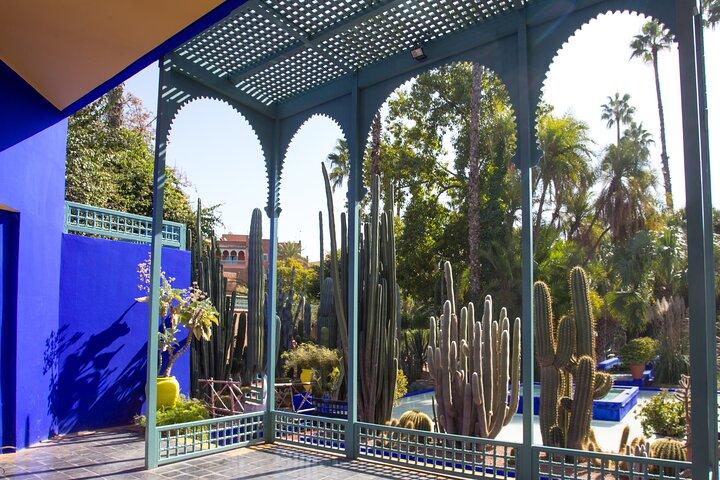 3-Hour Botanical Tour of Marrakech by Horse Carriage