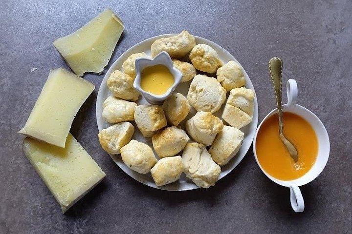 International aperitif + cooking class in Italian