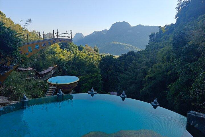 Tour privato notturno a Tianmen Ditch e Jusoul Post da Guangzhou in auto